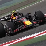 ¿Extrañan a ‘Checo’? Liam Lawson sufre su primer incidente en Red Bull