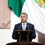 Facilitar la titulación y término de carreras universitarias, solicita Alfredo Paredes