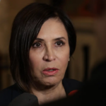 Reaparece Rosario Robles; alerta sobre riesgos democráticos en América Latina