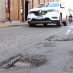 Obras Públicas advierte que está prohibido reparar baches o construir bordos sin autorización