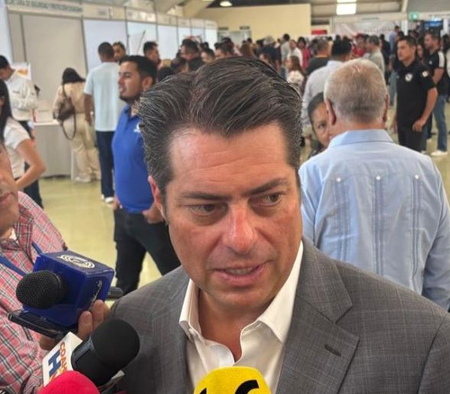 Preparan restaurantes atención en lengua de señas