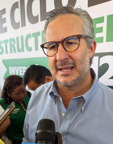 Fumigan escuelas ante reportes de garrapatas