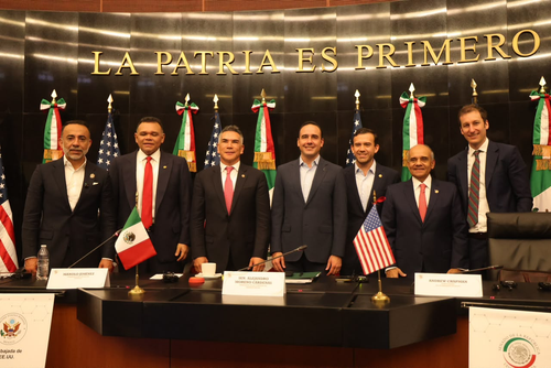 Presenta Gobernador modelo Coahuila en el Senado de la República
