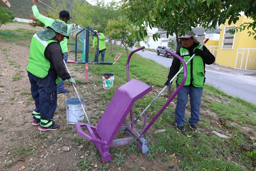 Embellece Gobierno de Saltillo juegos infantiles en la San Vicente