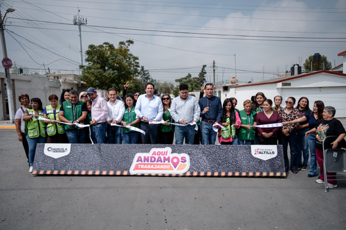 Javier Díaz entrega más obras de pavimento